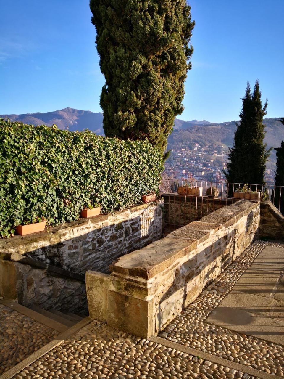 B&B Dimora Delle Donnole Bergamo Alta Exterior foto